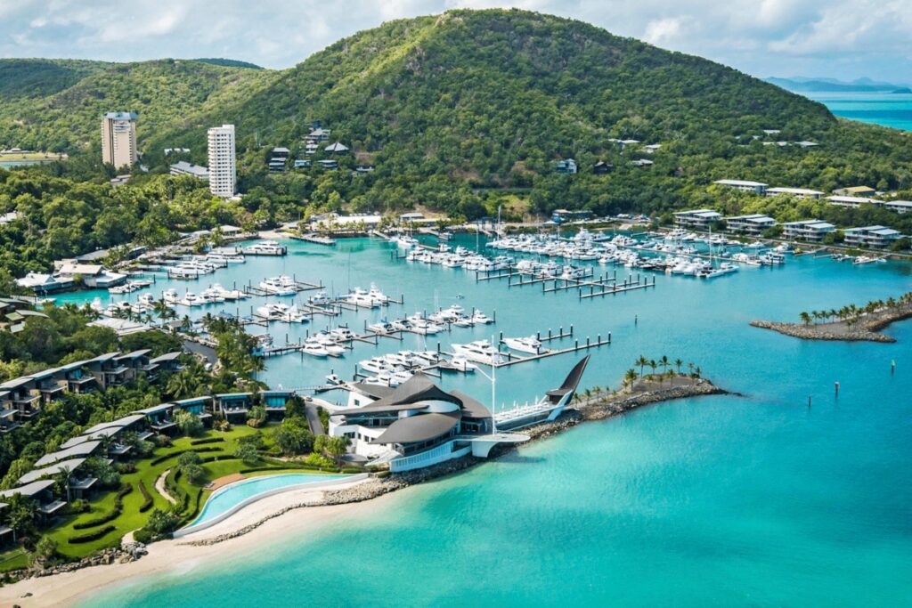 Luxurious yachts at Hamilton Island / Photo via Hamilton Island Yacht Club