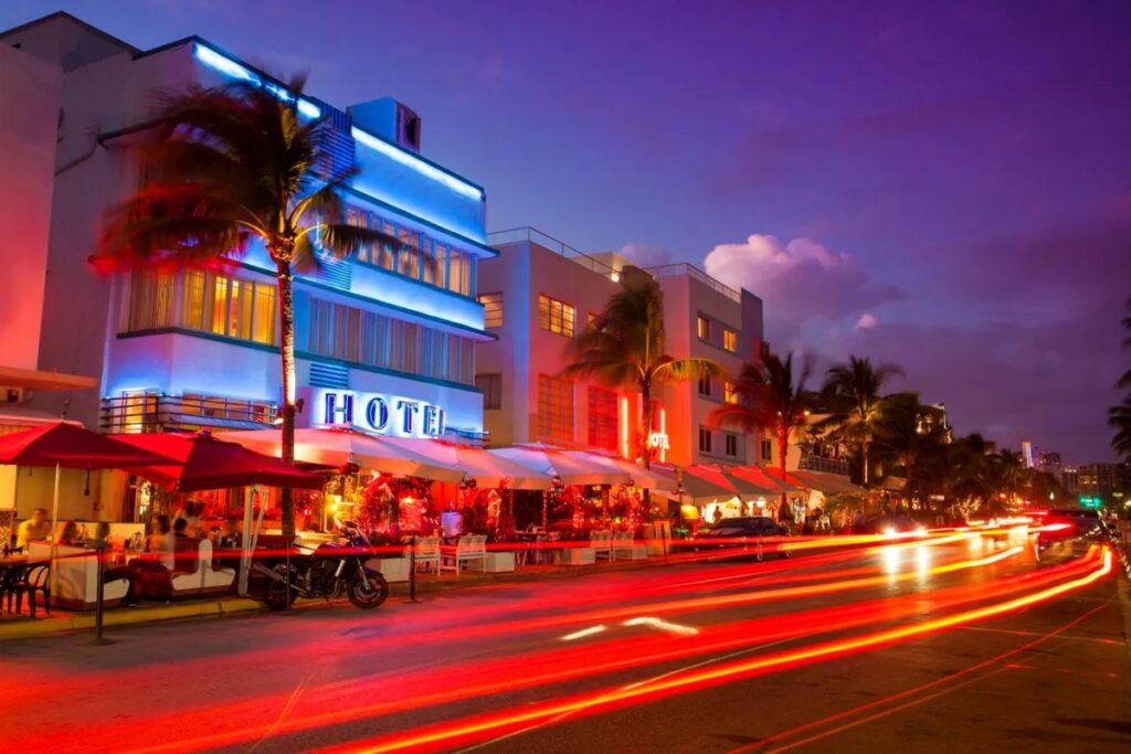 Night in Miami Art Deco Weekend 2024 / Photo via Art Deco Weekend