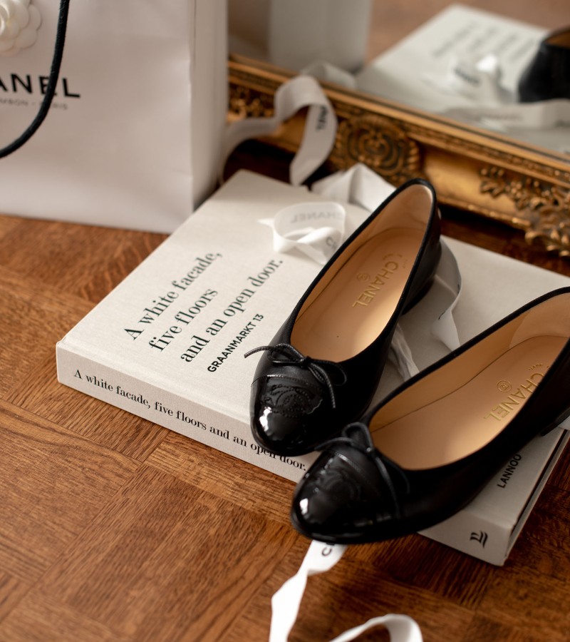 Chanel Ballenira flats / Photo via Coco and Vera