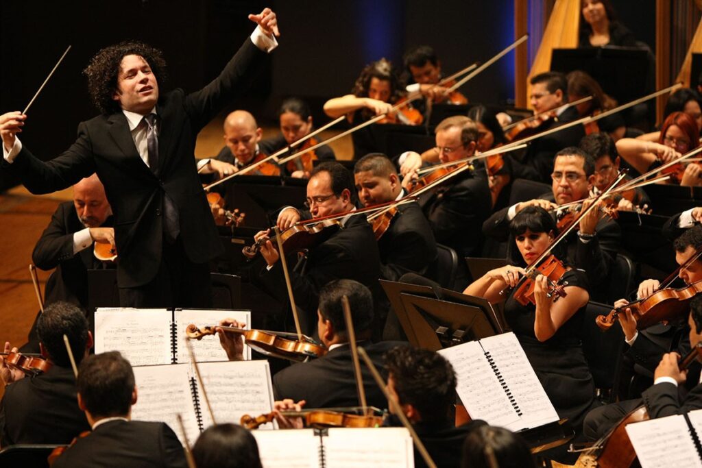 Simón Bolívar Symphony Orchestra / Photo via Fundamusical Bolívar Press