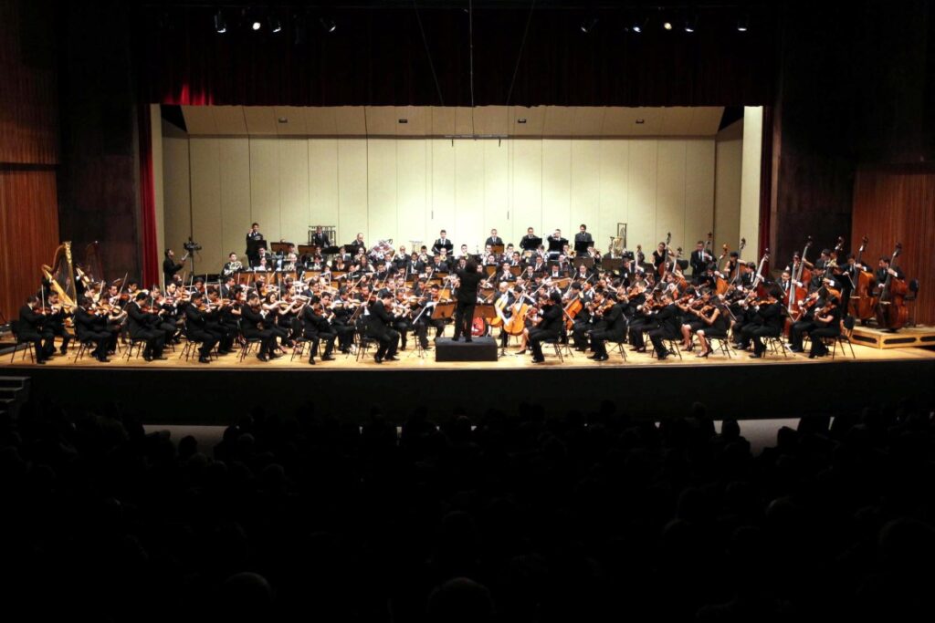 Simón Bolívar Symphony Orchestra during a performance at the Castro Alves Theater in Brazil / Photo via fesnojiv.gob.ve