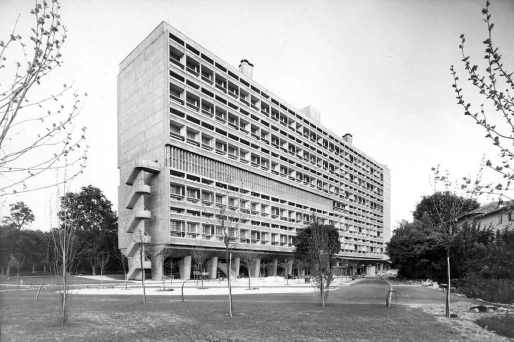 Though Le Corbusier is often associated with Modernist architecture, his work on Unité d’Habitation de Marseille played a significant role in influencing the Brutalist movement / Photo via Unité d’Habitation de Marseille