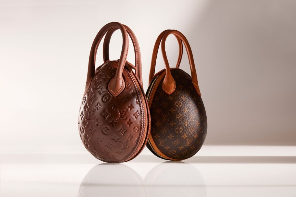 The elegant design of the bag is replicated with 70% dark chocolate for the shells, while the handles and zipper pulls are made from 40% milk chocolate / Photo Louis Vuitton