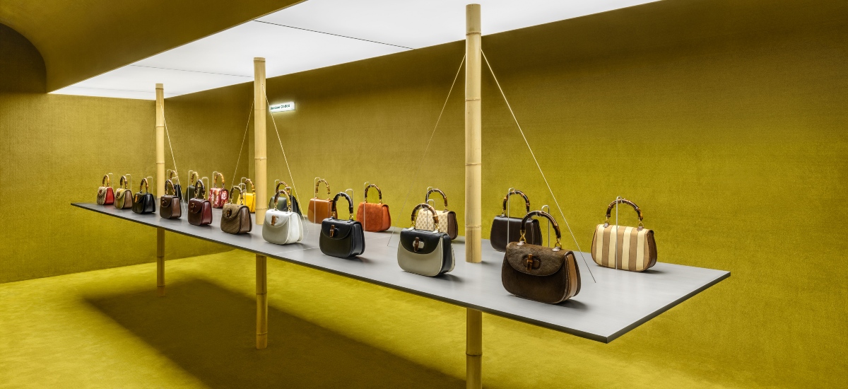 The exhibition delves deep into the House’s archives, exploring the bag’s historical evolution / Photo Gucci
