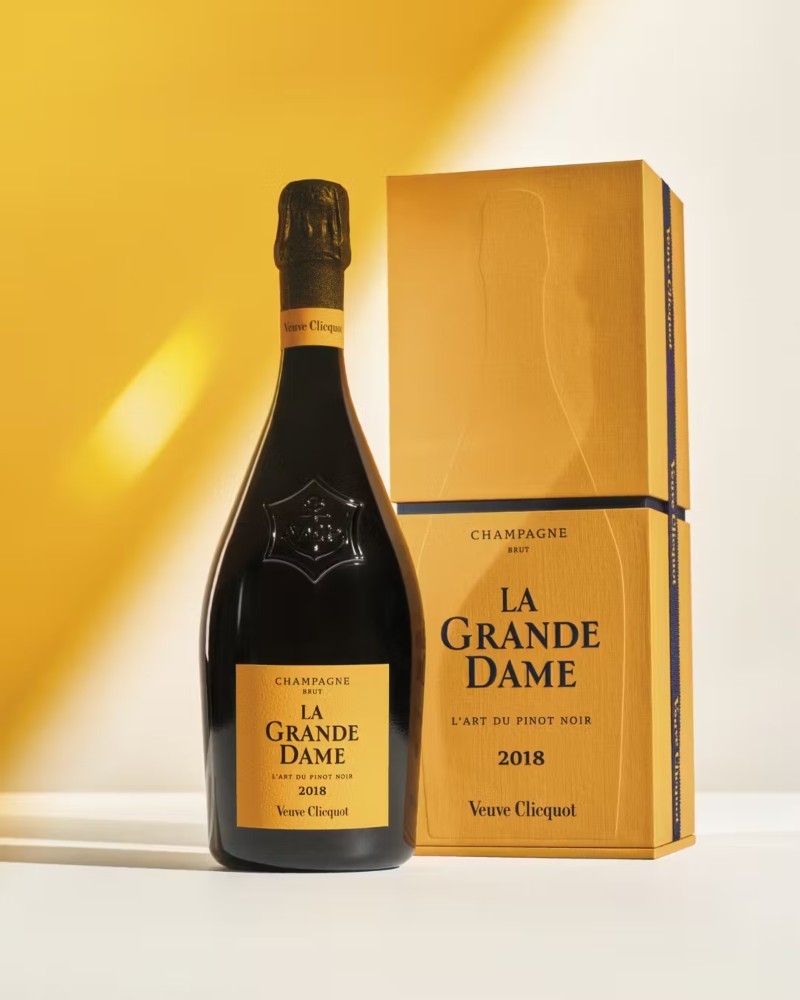 La Grande Dame 2018 reveals a refined bouquet of floral and mineral undertones, gently layered with scents of white fruits, honey, almonds, and preserved citrus / Photo via Veuve Clicquot
