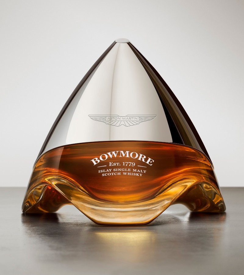 Originally distilled in November 1968, this venerable spirit is a testament to the enduring beauty of time / Photo via Bowmore