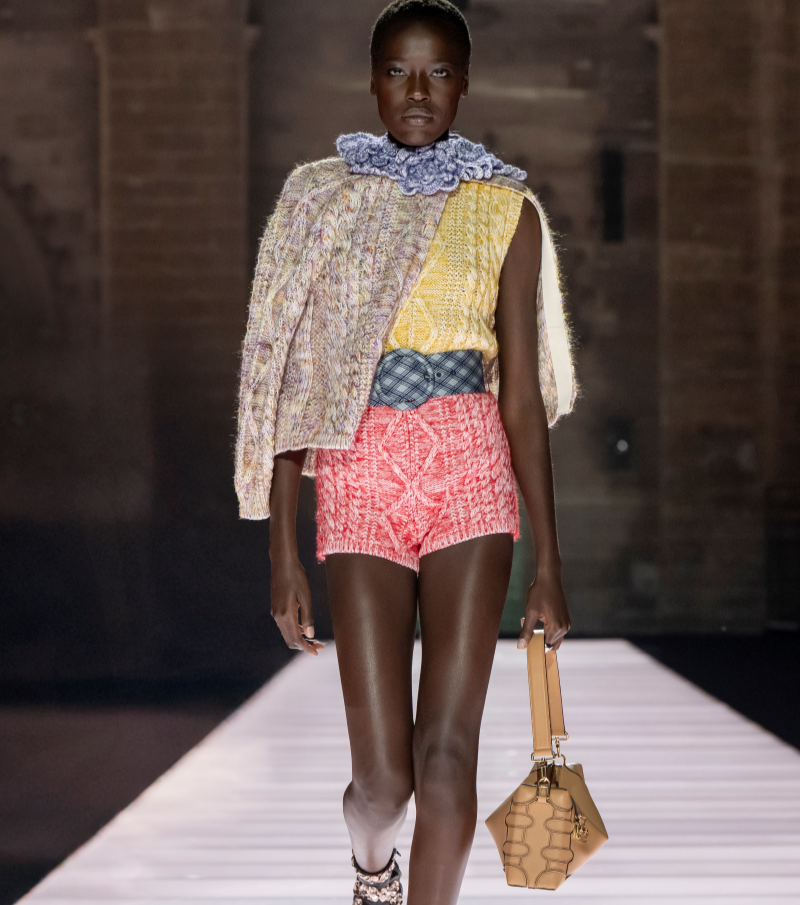 The designs invite women to step into roles—bold, dramatic, commanding—without losing modern sensibility / Photo Louis Vuitton