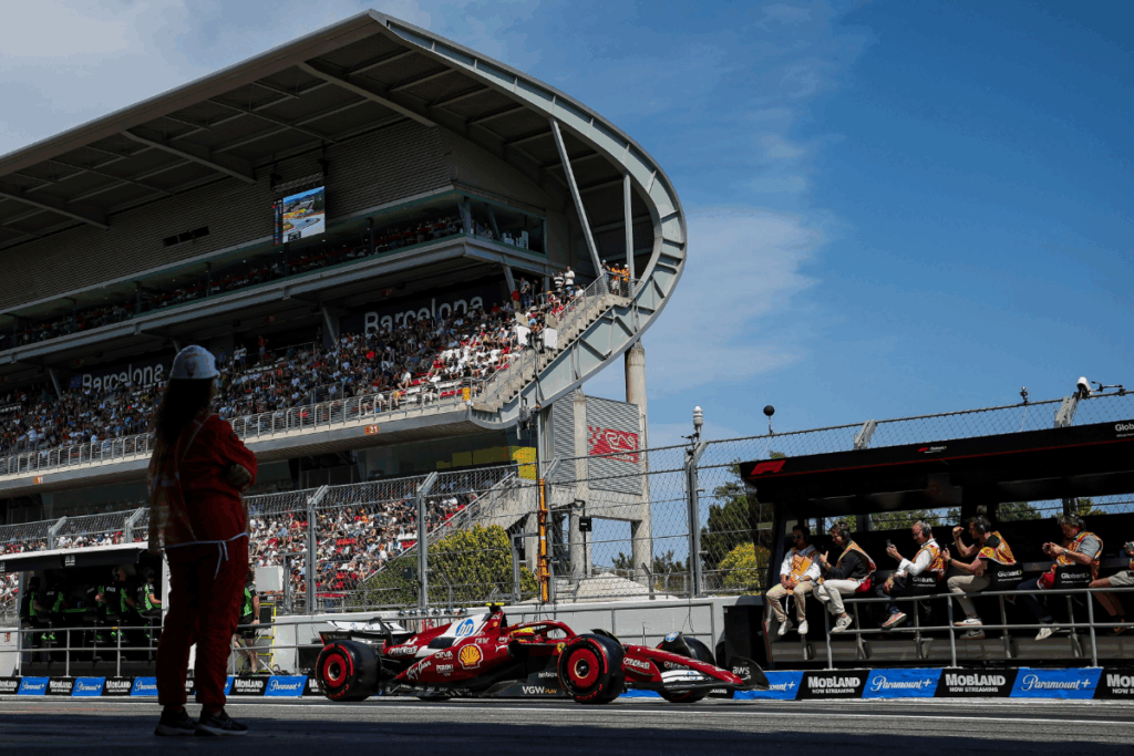 The circuit’s physical layout has undergone notable modifications reflecting Formula 1’s safety evolution / Photo Ferrari