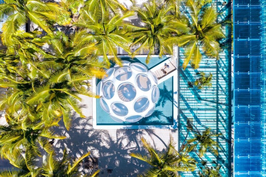 The term “Volare,” meaning “to fly” in Italian, symbolizes freedom, limitless imagination, and the soaring ambitions of young designers. / Photo Marangoni Miami