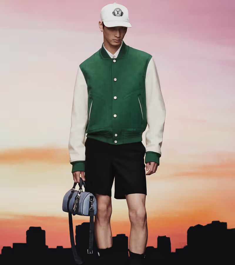 While the initial chapter—titled the “transit wardrobe”—saluted cruise ship elegance with tailored yet relaxed ensembles, the current “arrival wardrobe” draws inspiration from poolside charm and oceanfront leisure / Photo via Louis Vuitton