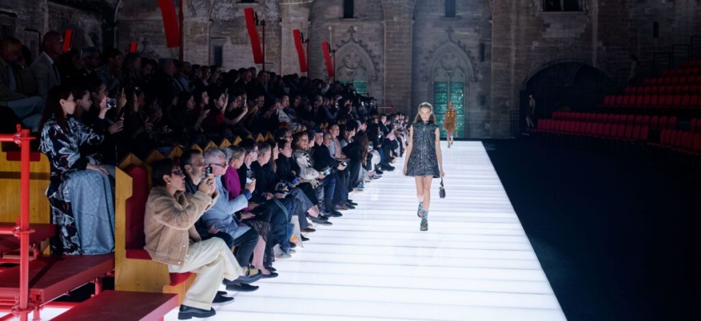 This season’s narrative paid tribute to both myth and modernity. While unmistakably regal, the designs felt distinctly wearable. / Photo Louis Vuitton
