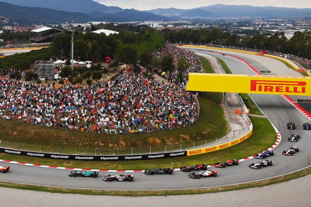 Teams like McLaren and Mercedes—often at the cutting edge of aeroelastic strategies—may face setbacks. / Photo Formula 1