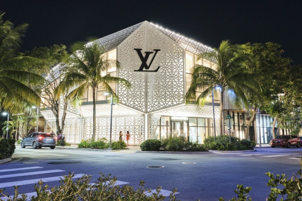 From classic tailoring to bold streetwear, you’ll find names like Dior Men’s, AMIRI, and the groundbreaking Louis Vuitton Men’s store / Photo Louis Vuitton