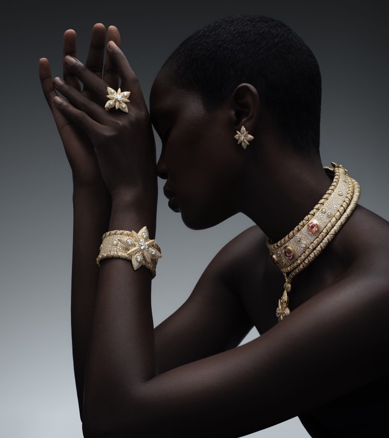 This stunning journey is rooted in heritage yet blooms with modernity, all illuminated by the rarest gemstones and the brand’s unmistakable aesthetic language / Photo via Louis Vuitton