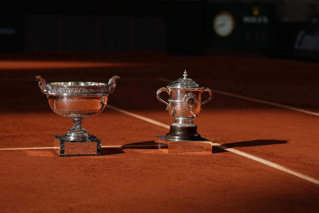 Trophies on court Philippe Chatrier on day ten at Roland-Garros / Photo via Roland-Garros
