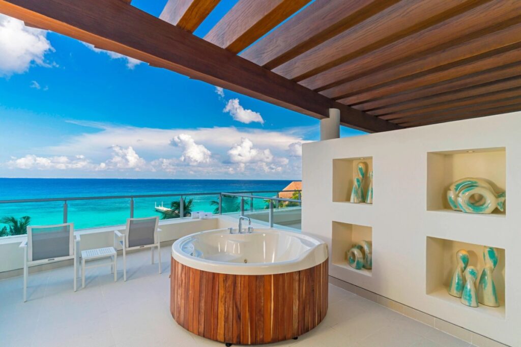 The Westin Cozumel offers mothers the gift of escape / Photo via Westin Cozumel