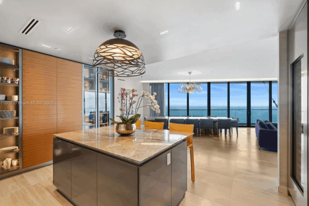 The Unit 2500 boasts high-end appliances from the world's most prestigious brands / Photo Realtor.com