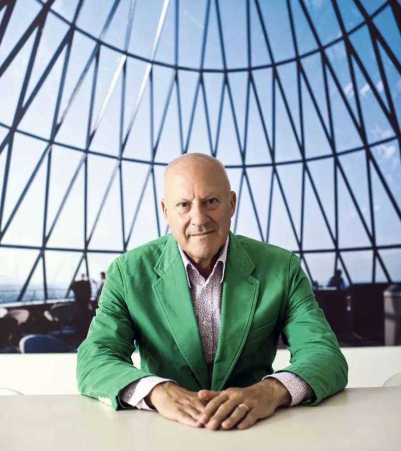 Whether reshaping city centers or redefining sustainability in construction, Norman Foster continues to influence how we live, work, and move through space / Photo via Norman Foster