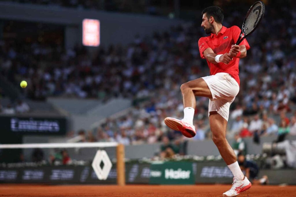 After securing his 100th career title in Geneva just days before arriving in Paris, the Serbian superstar has compiled a seven-match win streak, all in straight sets / Photo via Roland Garros