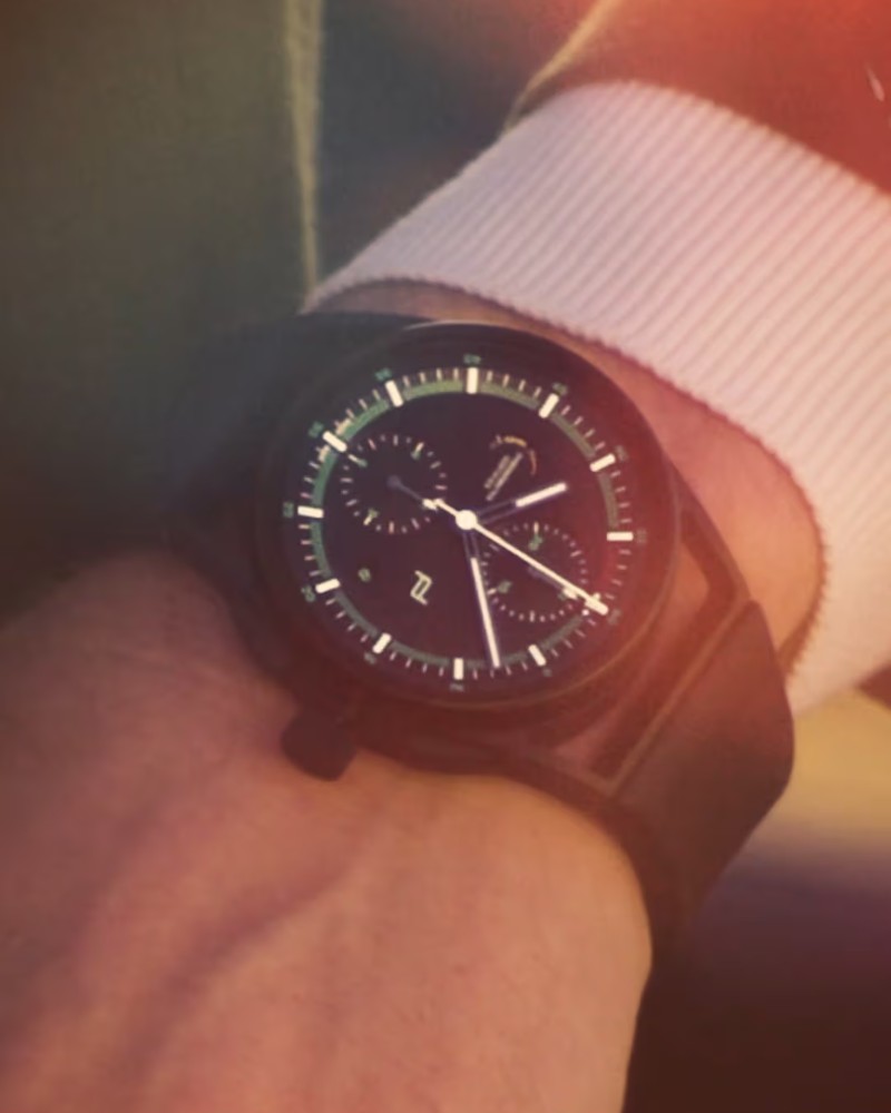 Each set includes both strap sizes (M and L), and thanks to a tool-free quick-release system, switching between them is fast and seamless / Photo via Porsche