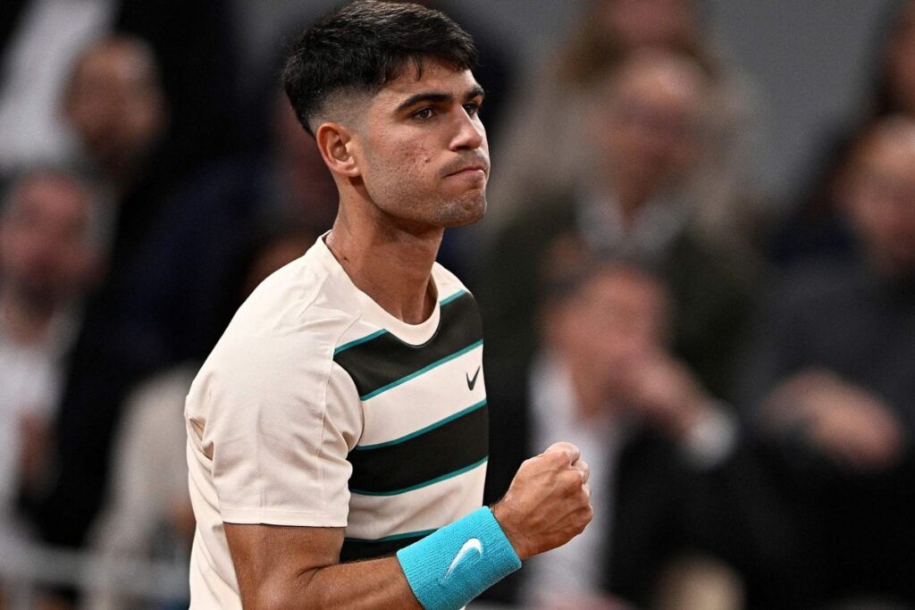 Alcaraz, the defending champion, advanced to the final after Lorenzo Musetti was forced to retire due to a thigh injury. / Photo Roland Garros