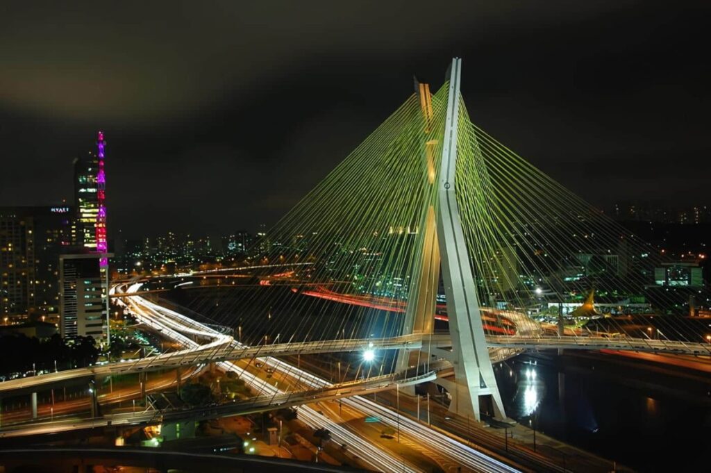 The nightlife of Vila Madalena and Jardins offers a unique blend of alternative culture and luxury / Photo via Brazil Destinations
