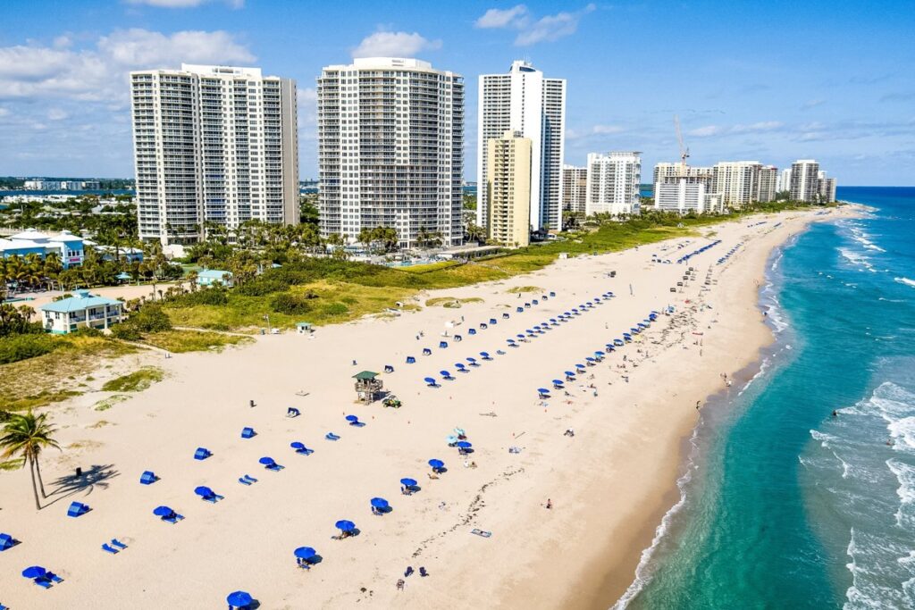 est Palm Beach stands out as a luxurious yet practical alternative / Photo via Visit Florida