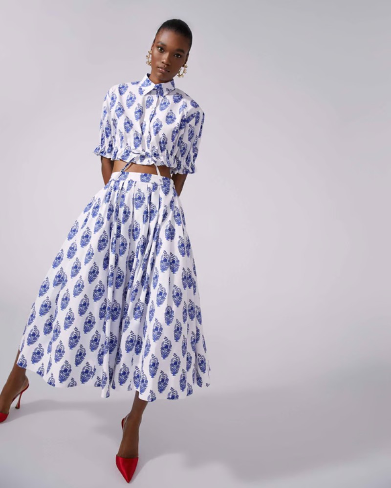 Carolina Herrera’s summer eveningwear delivers drama tempered with ease / Photo via Carolina Herrera