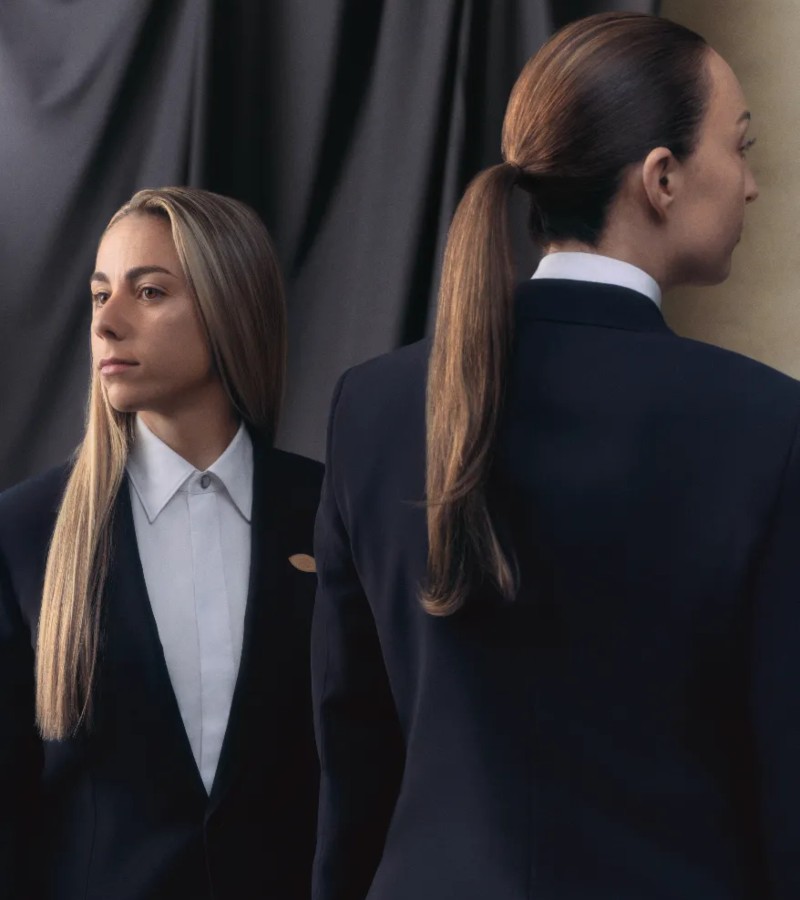 Replacing Ermenegildo Zegna, Louis Vuitton now custom-designs formal attire for players and staff during travel and official occasions / Photo via Louis Vuitton