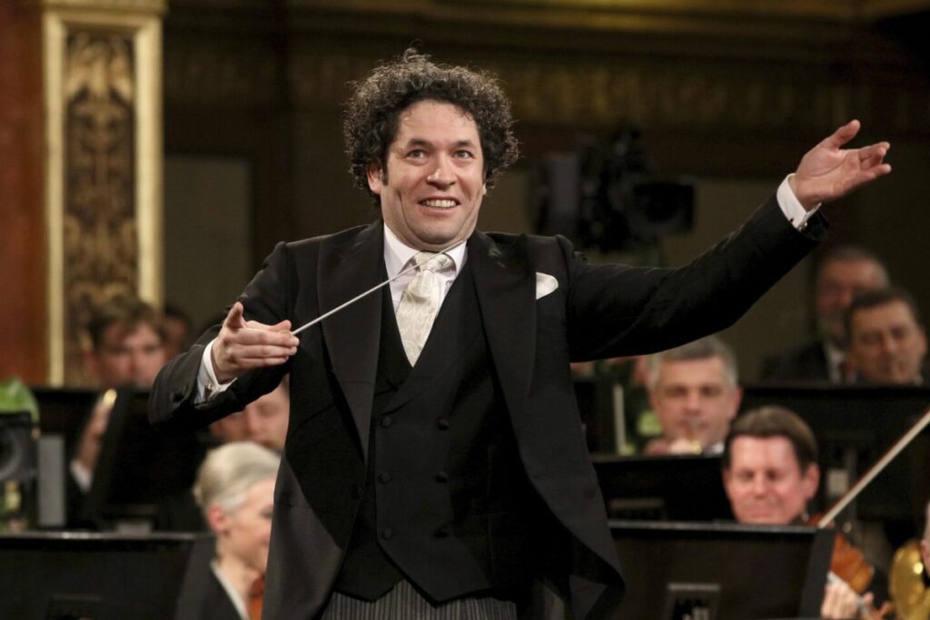 In an emotional Instagram post, Dudamel expressed pride and gratitude for the invitation. He highlighted music’s power to transcend boundaries. / Photo Gustavo Dudamel