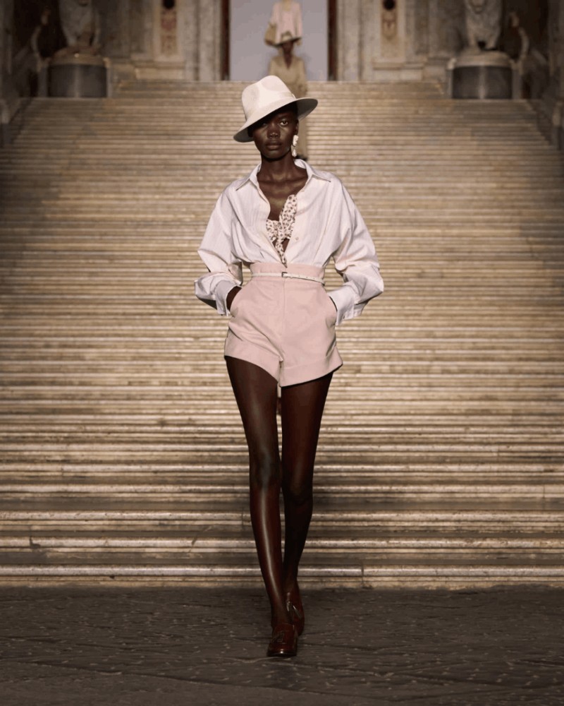 The show was staged at the Hotel Mezzatorre, a historical Mediterranean retreat on the island of Ischia / Photo via Max Mara