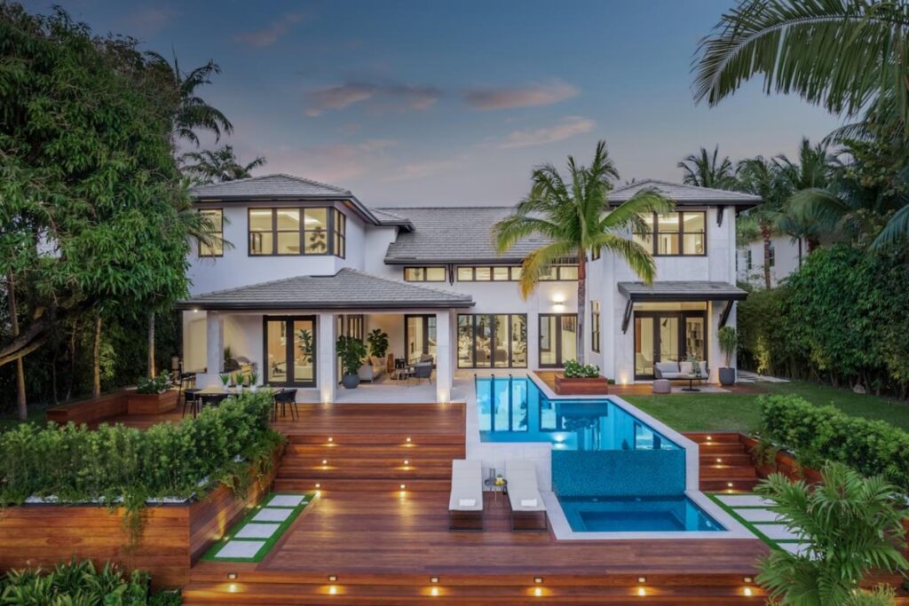 According to the National Association of REALTORS®, home sales in 2025 are expected to rise between 7% and 12%, totaling approximately 4.5 million units nationwide. / Photo Casa Exumas