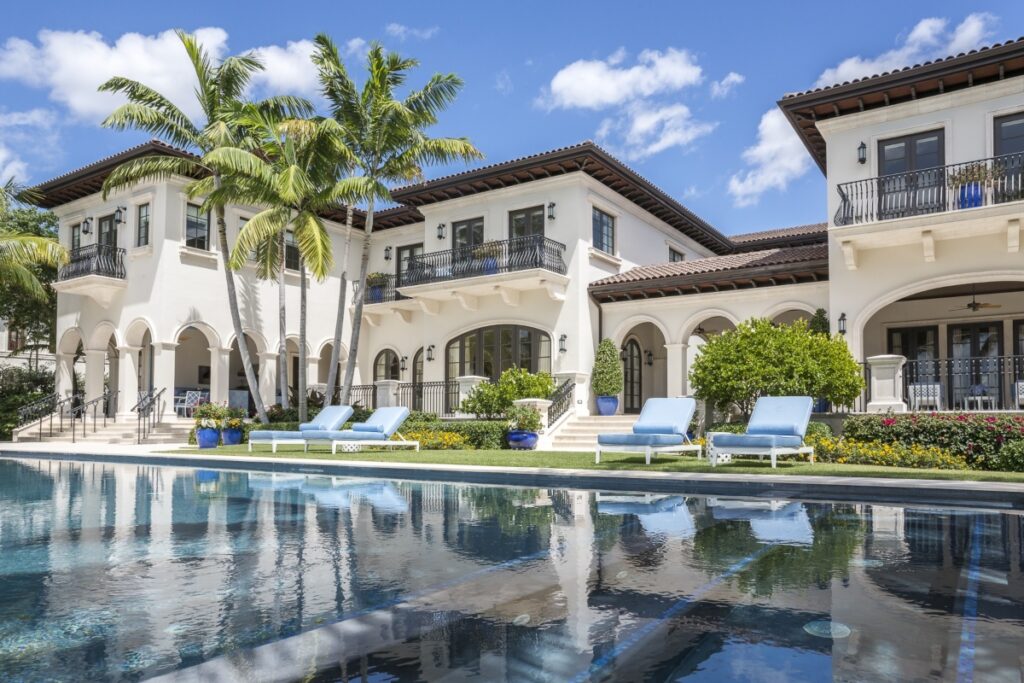 Luxury real estate in Miami appreciates at a rate between 13% and 14% annually—well above the national average. / Photo Miami Real Estate