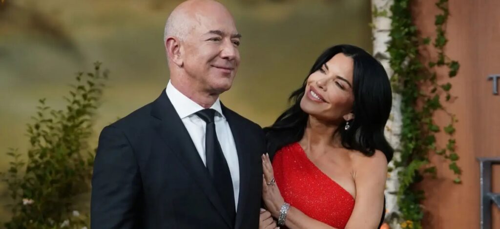 The couple, Jeff Bezos and Lauren Sánchez, initially intended to exchange vows somewhere along the Mediterranean coast. / Photo Vogue