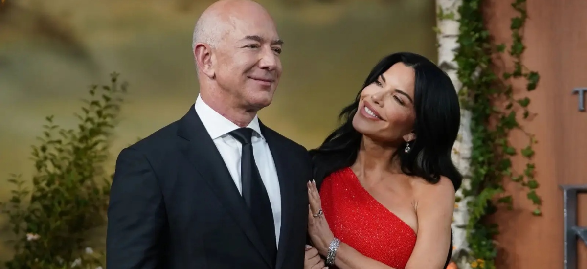 The couple, Jeff Bezos and Lauren Sánchez, initially intended to exchange vows somewhere along the Mediterranean coast. / Photo Vogue