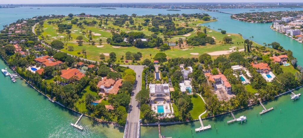 With only 32 properties and a population barely reaching double digits, this private island is more than just a residential area — it's a sanctuary of opulence and discretion. / Photo Indian Creek