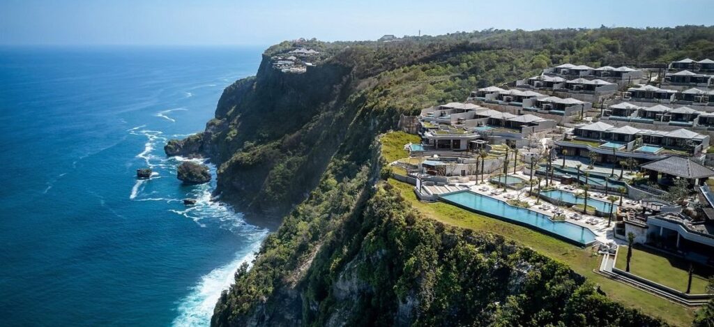 Discover three secluded retreats where luxe amenities blend seamlessly with privacy, design, and craftsmanship / Photo via Bulgari Resort Bali