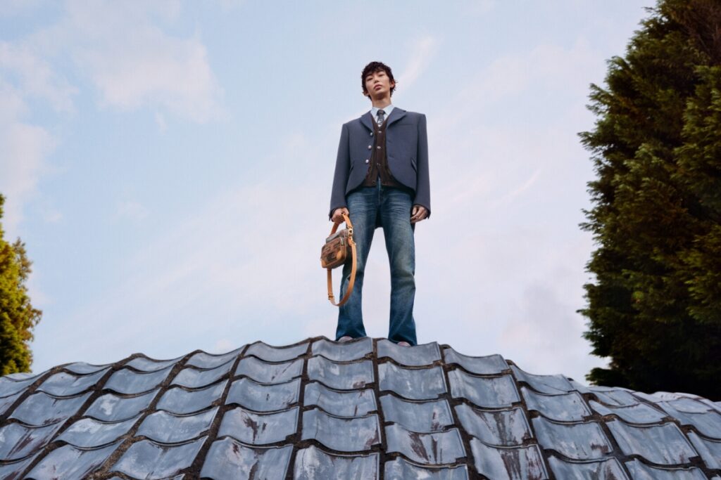 Now, with the Louis Vuitton Men’s Fall/Winter 2025 Ready-to-Wear collection, the duo brings that rebellious spirit into refined territory / Photo Louis Vuitton