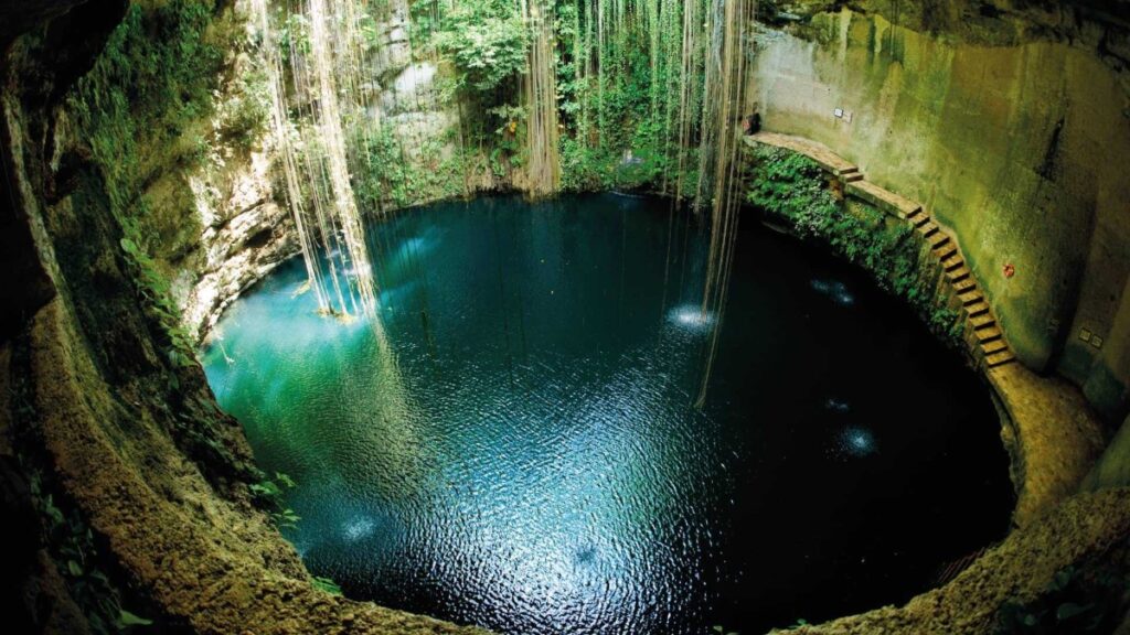 Cenote Ik Kil – Yucatán, Mexico