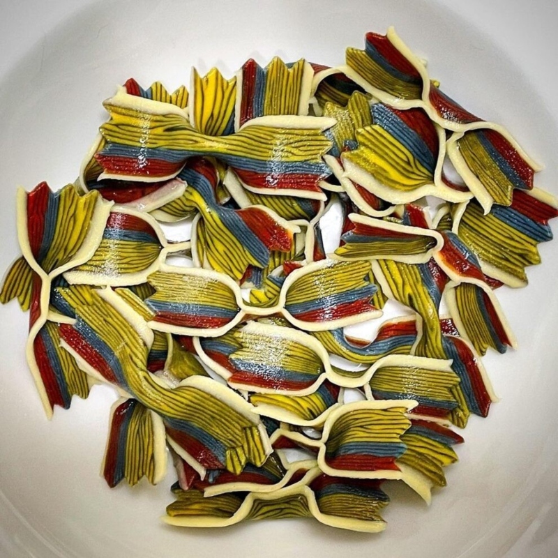 He started experimenting with colors, patterns, and dough behavior in 2019, inspired by kinetic artist Carlos Cruz-Diez. / Photo via David Rivillo