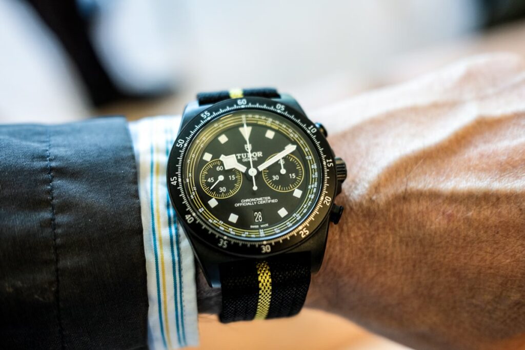 Drawing inspiration from the legendary Maillot Jaune—the leader’s yellow jersey—the Tudor Pelagos FXD Chrono “Yellow” blends sport heritage