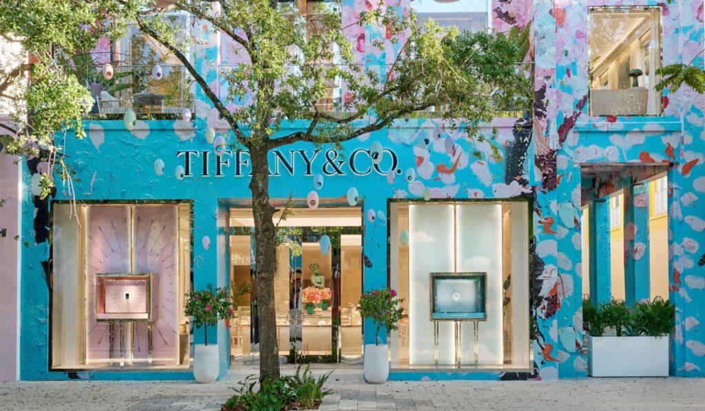 Tiffany & Co. invites visitors to discover collections inspired by both heritage and Miami’s vibrant culture. / Photo via Miami Design District