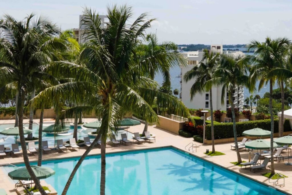 Every year, visitors flock to this tropical playground for its nightlife, fashion, and refined coastal retreats / Photo Four Seasons Miami