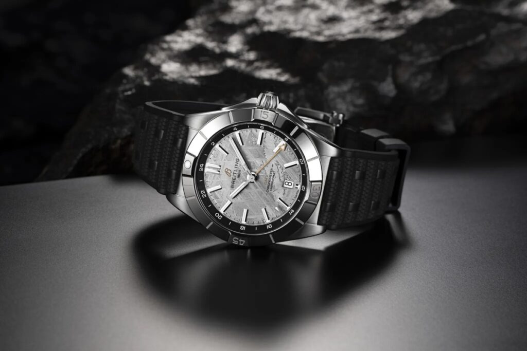 Limited to just 500 pieces, this model features a stainless steel case with a platinum bezel. / Photo Breitling