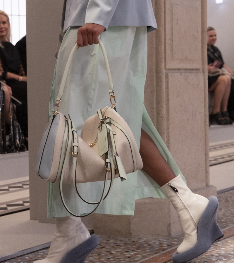 The Express bag’s design choices set it apart. Unlike its counterparts, the short handles are attached closer to the sides. / Photo Louis Vuitton
