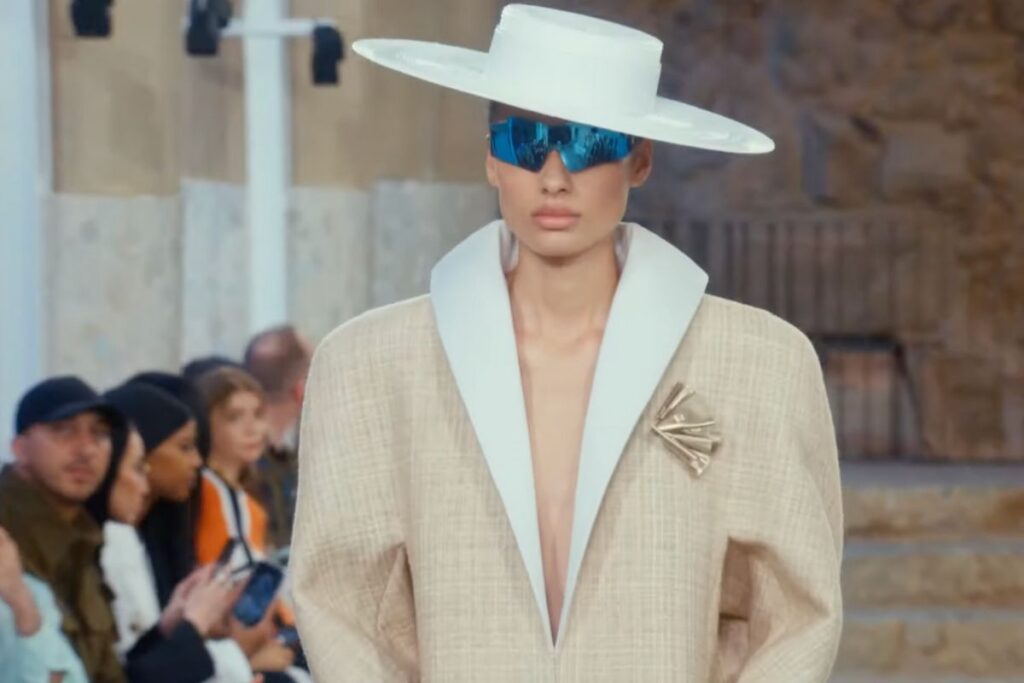 Cruise 2025 Fashion Collections