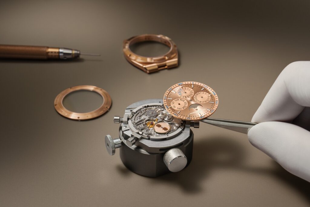 The Overseas line embodies this philosophy, with design cues inspired by the Maltese cross—its emblem. / Photo Vacheron Constantin