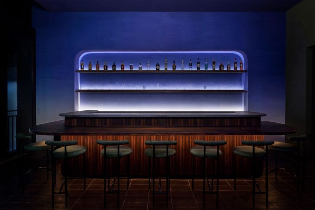 Matsuyoi, a Japanese gem tucked behind sliding doors, offers a refined cocktail scene next to its ten-seat temaki counter. / Photo via Matsuyoi