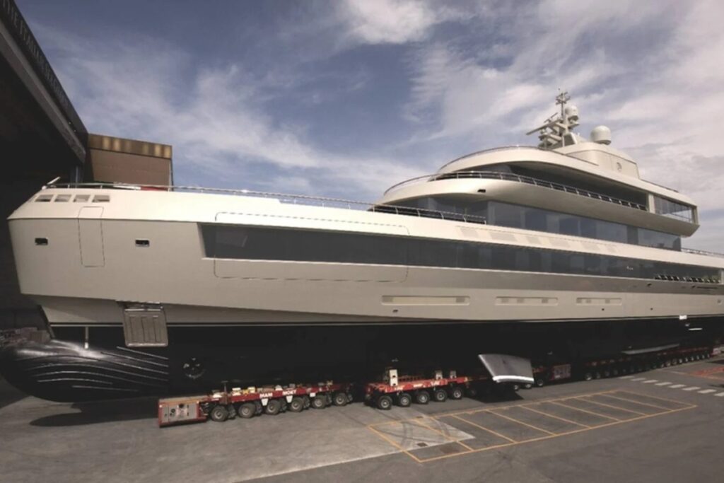 Officially debuting at the Monaco Yacht Show on September 24, 2025/ Photo Giorgio Armani