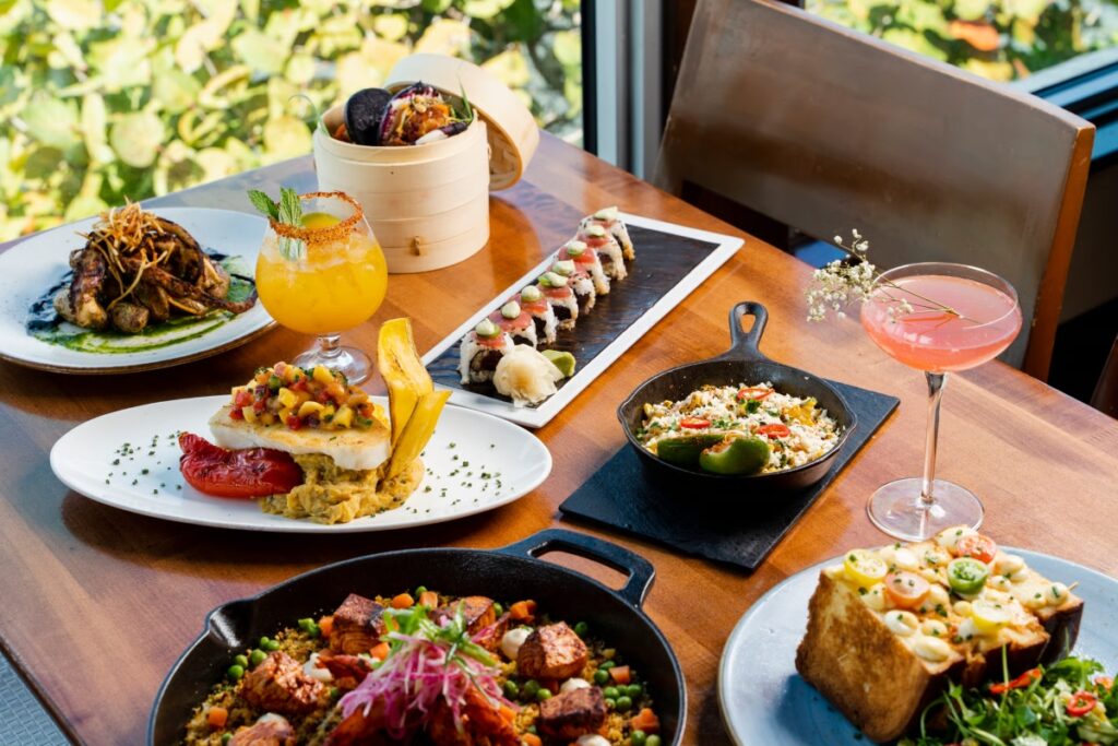 The city’s top restaurants elevate this idea, offering menus with a view in Miami that impress on every level / Photo The Rusty Pelican